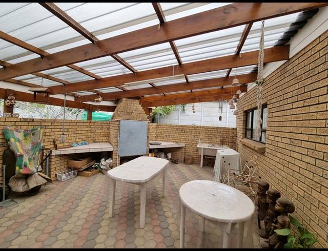 3 BEDROOM HOUSE FOR SALE IN FRAAIUITSIG